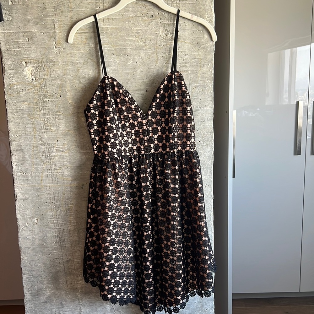 NWT NBD dress size small with pockets